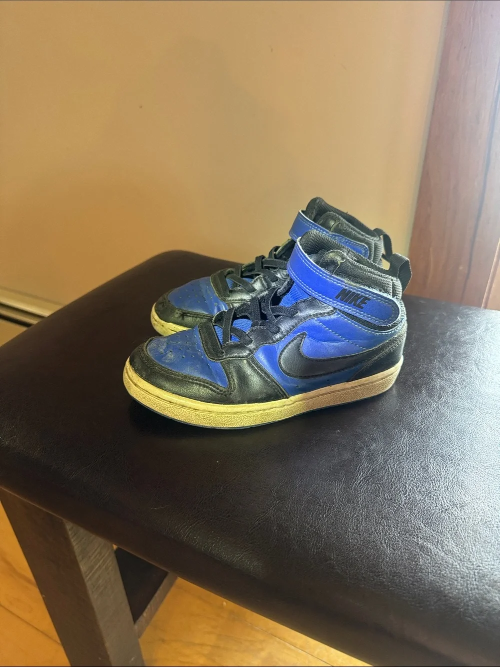 Nike Kids Mid-Top Sneakers in Blue and Black